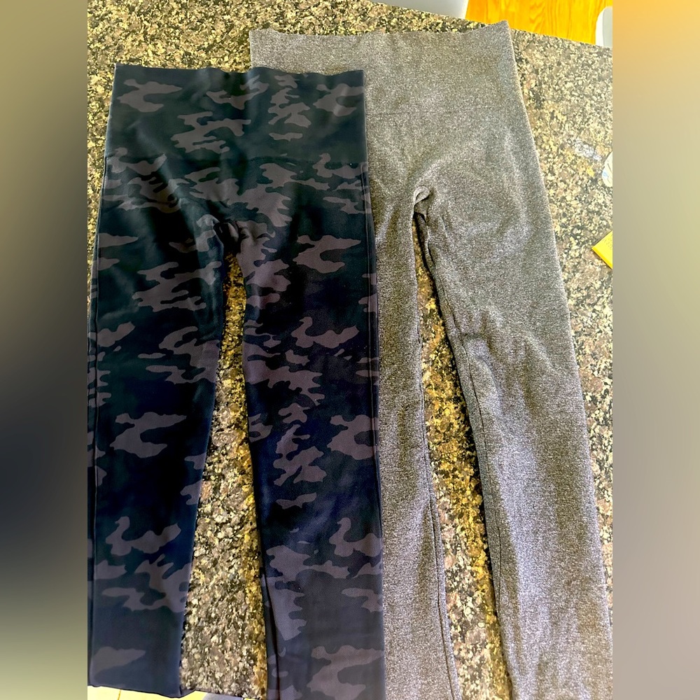 Spanx leggings lot two pairs size medium